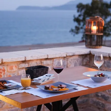 Margo Hotell Gytheio